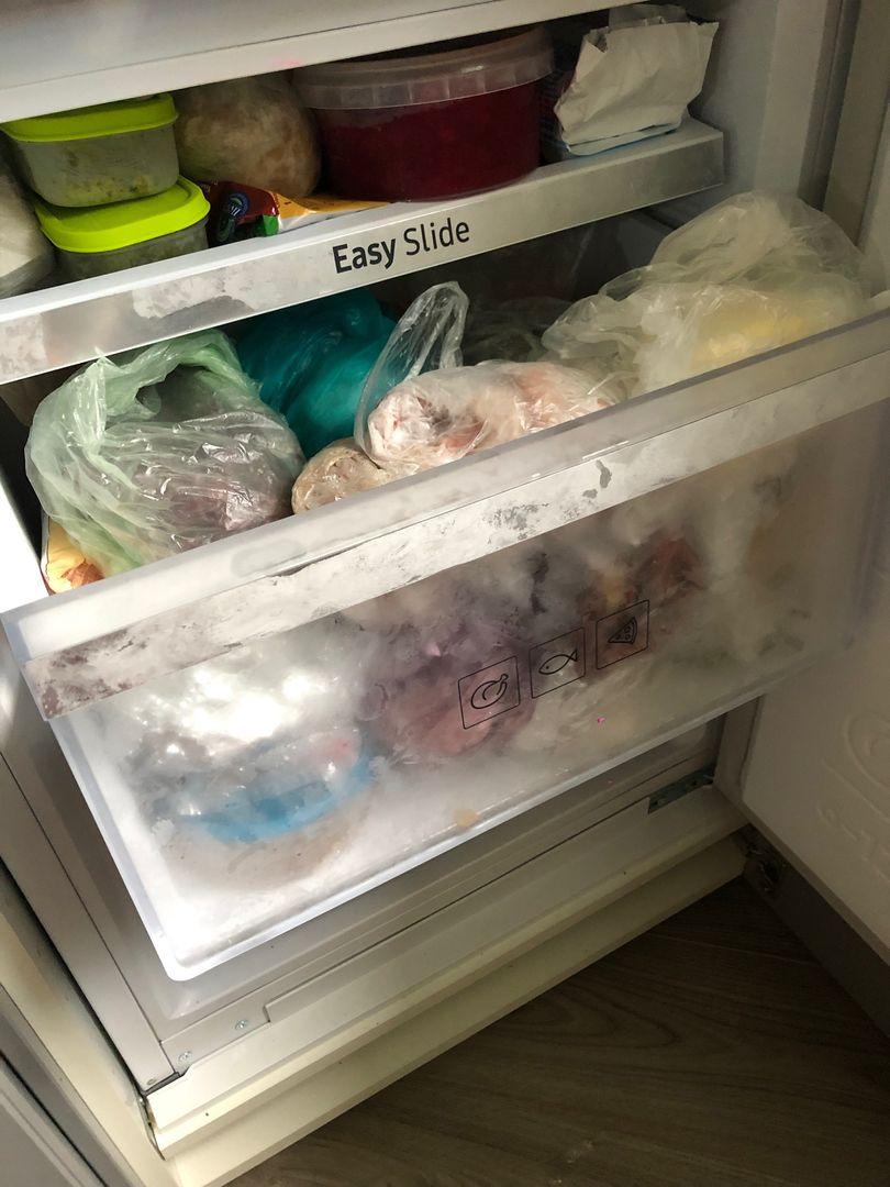 Холодильник воняет — что делать, советы - Телеграф