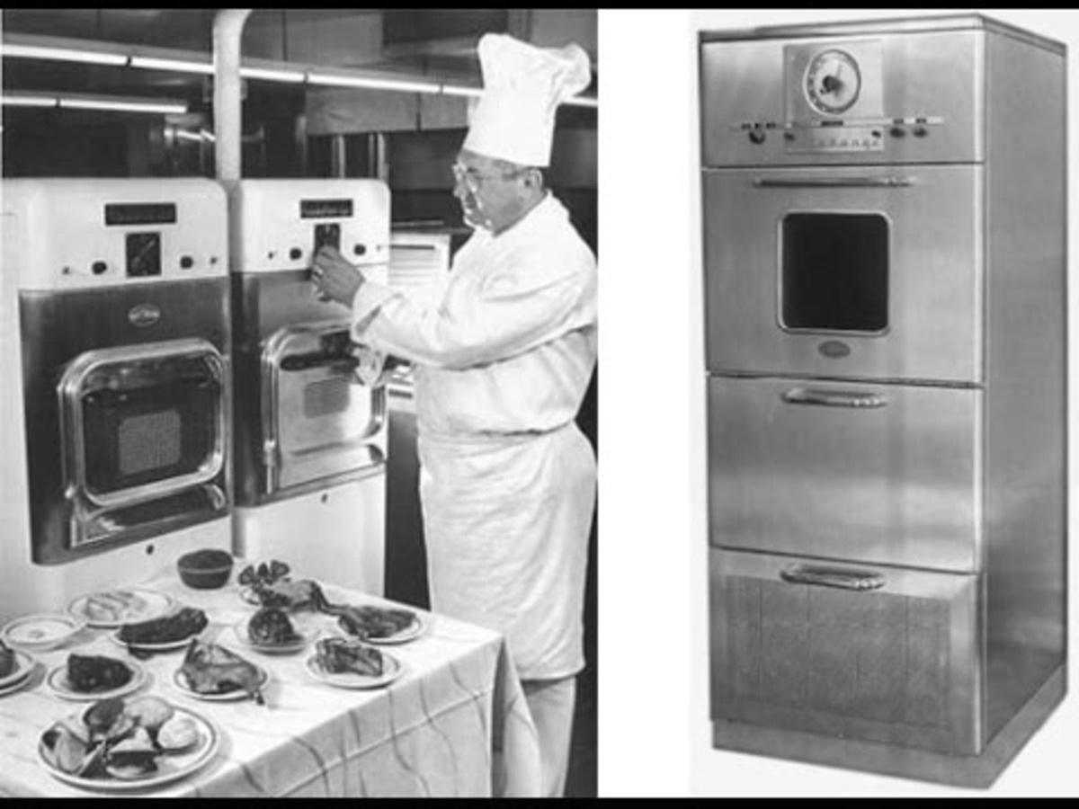 Американец Перси Спенсер запатентовал микроволновую печь