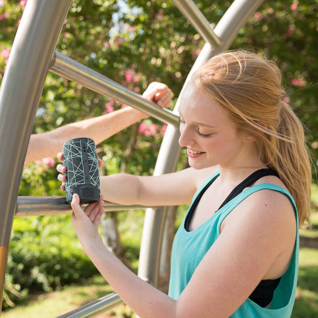 Беспроводная акустика iHome iBT77 Grey/Black