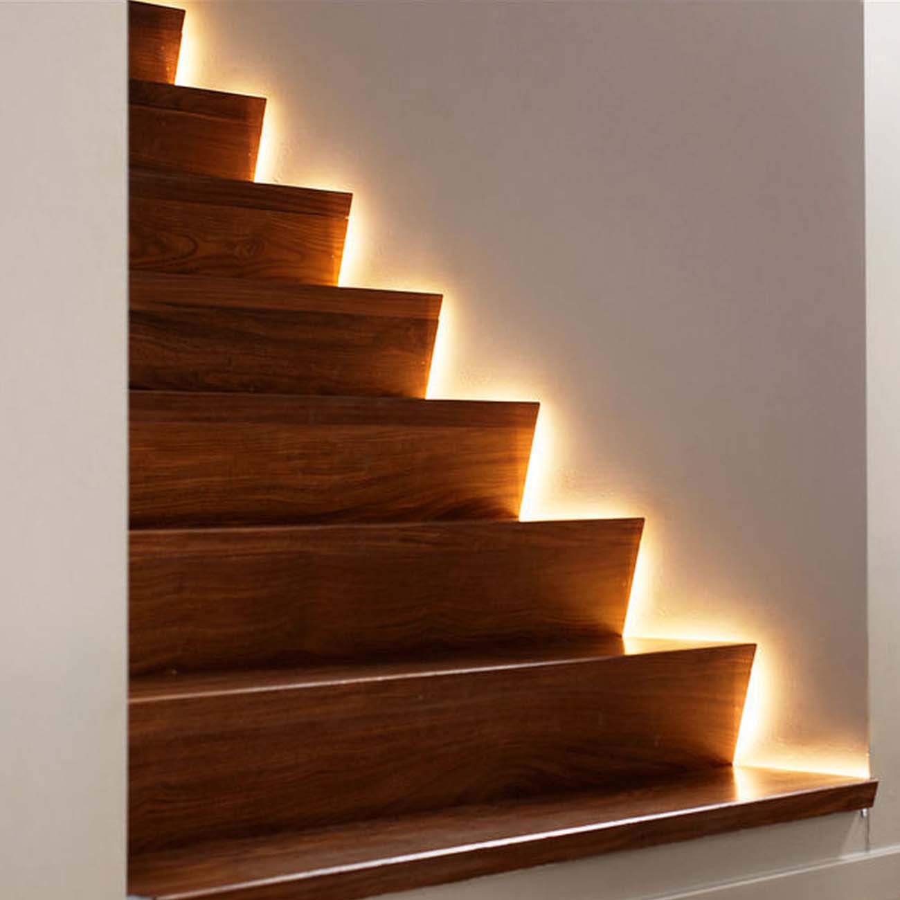 Умная светодиодная лента Philips Hue Lightstrip Plus (929002269210)