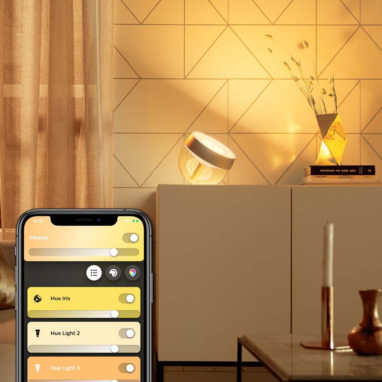 Умный светильник Philips Hue Iris Gold (929002376401)