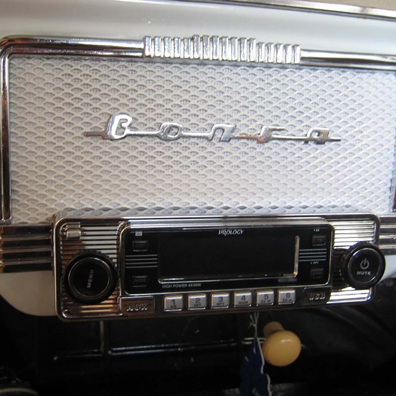 USB-Автомагнитола Prology Retro One