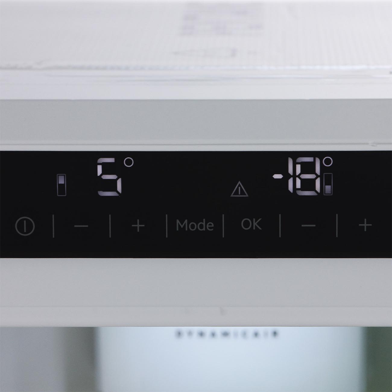 Встраиваемый холодильник комби AEG SCR81864TC