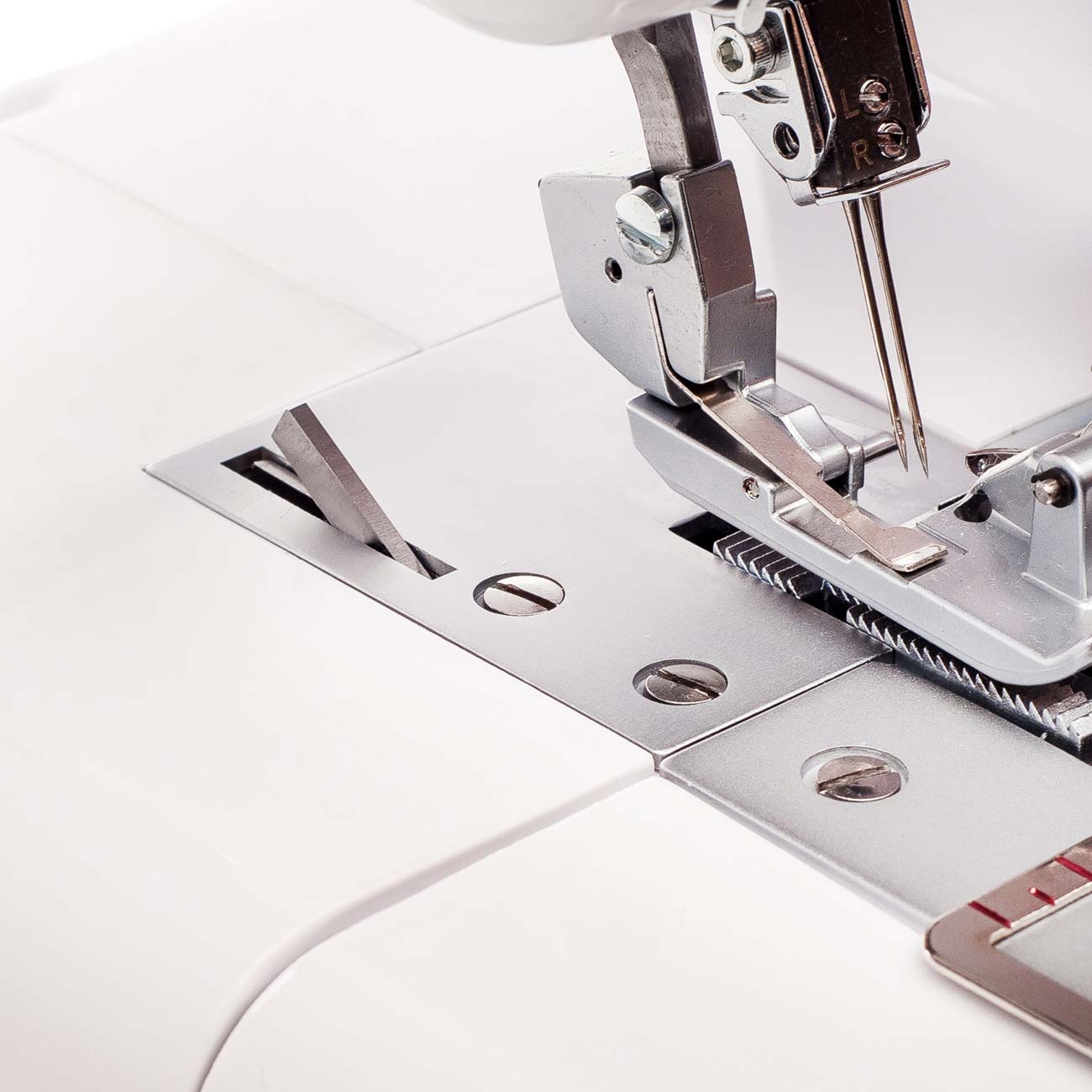 Оверлок Comfort 140