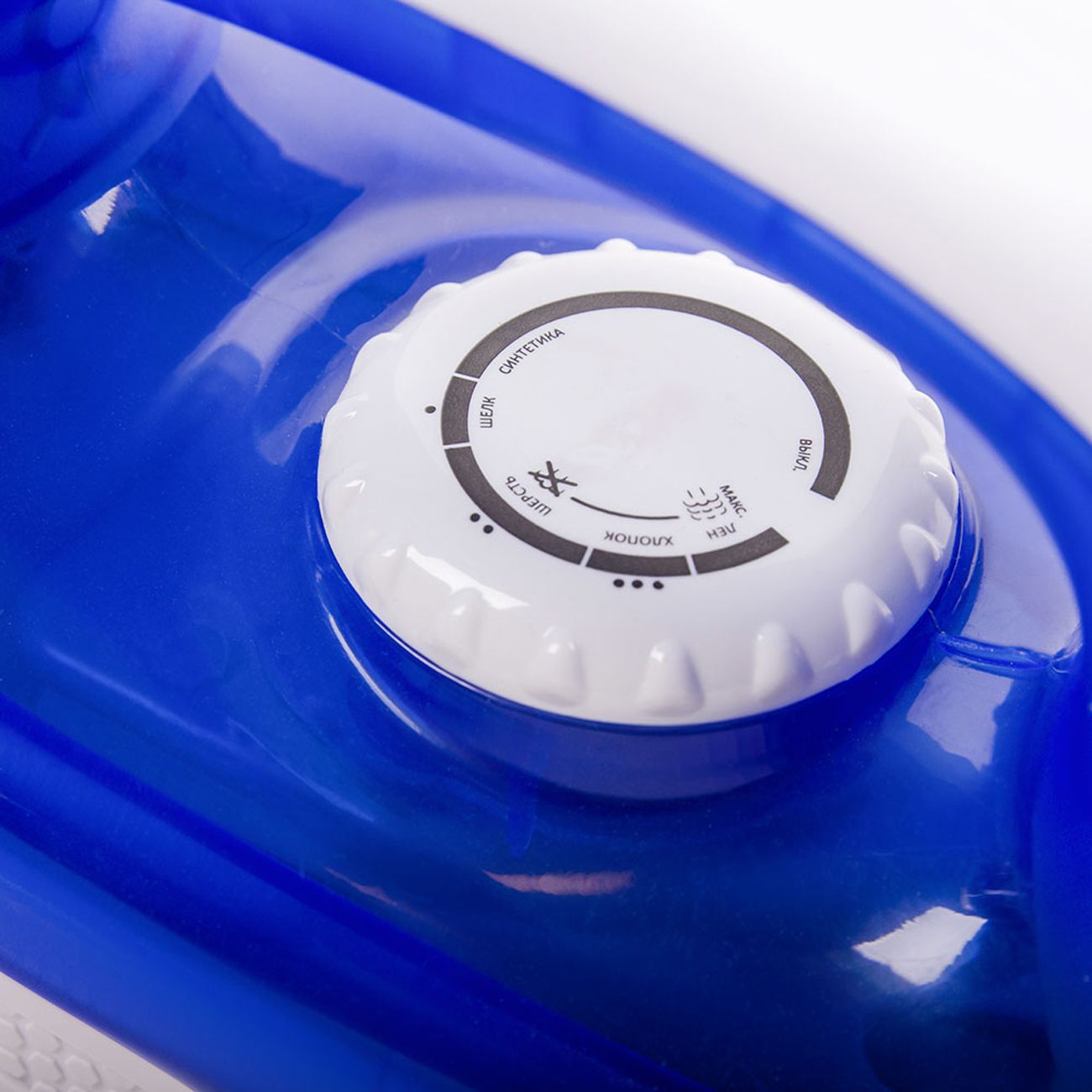 Утюг Endever SkySteam 712