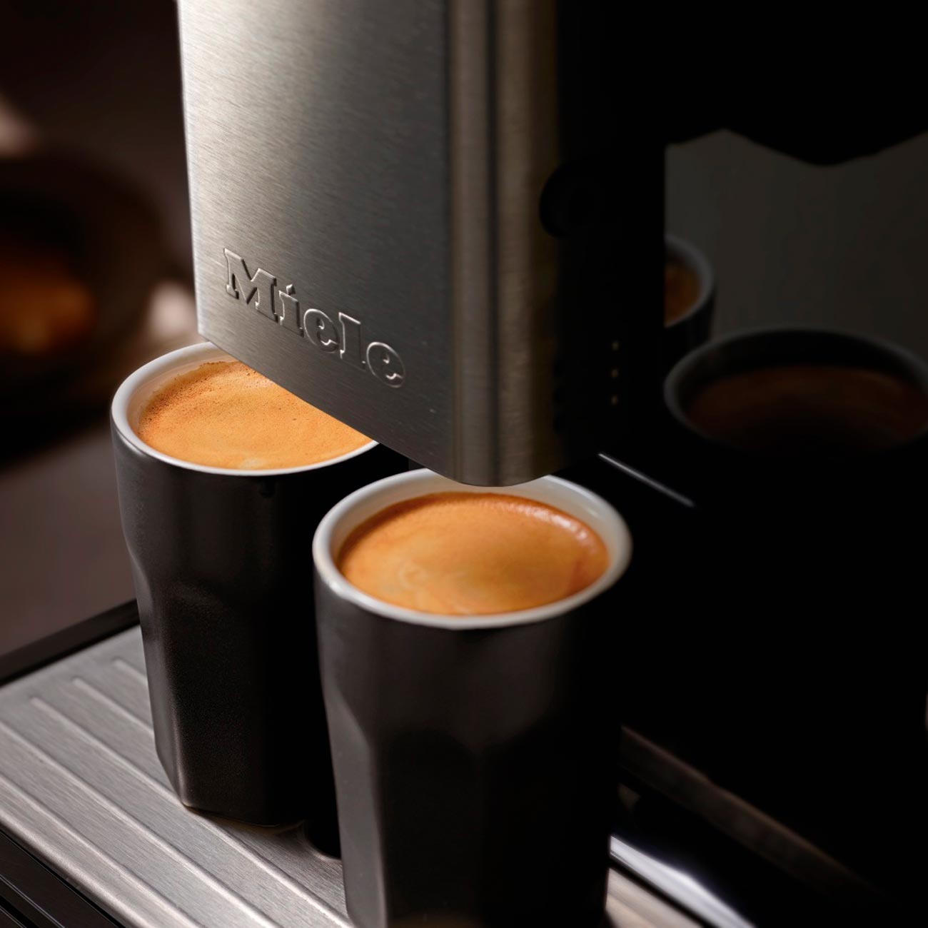 Кофемашина автоматическая Miele CM5300 OBSW черный обсидиан