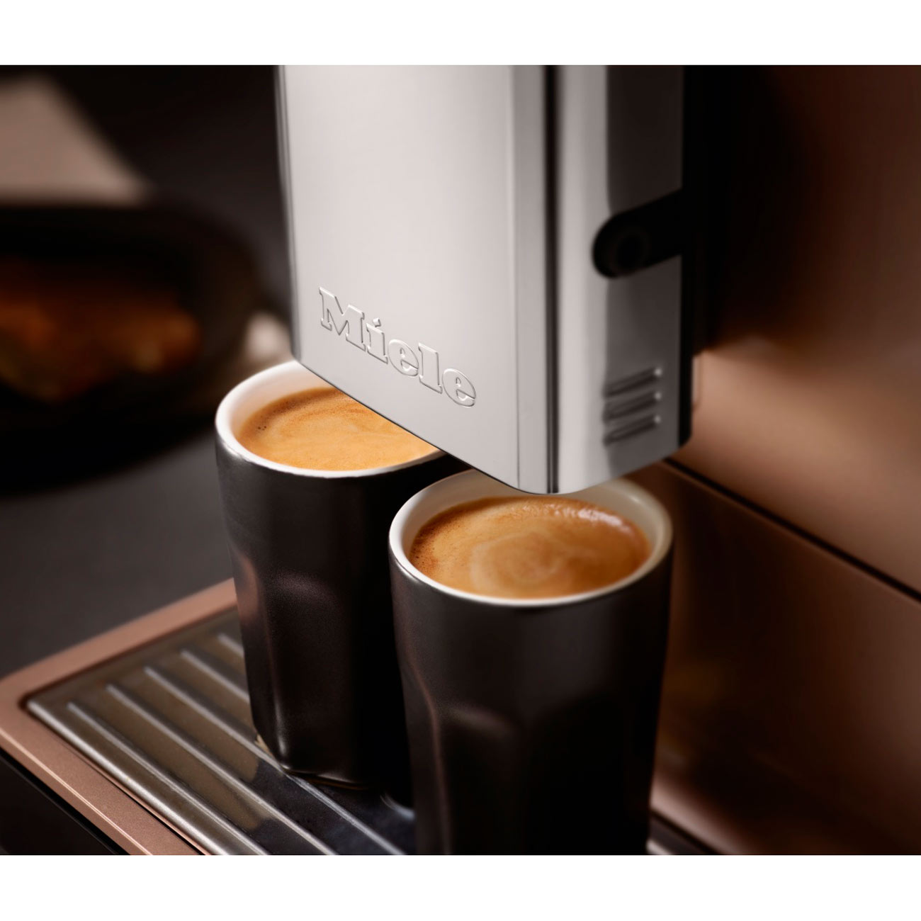 Кофемашина автоматическая Miele CM5500 BRPF бронзовый