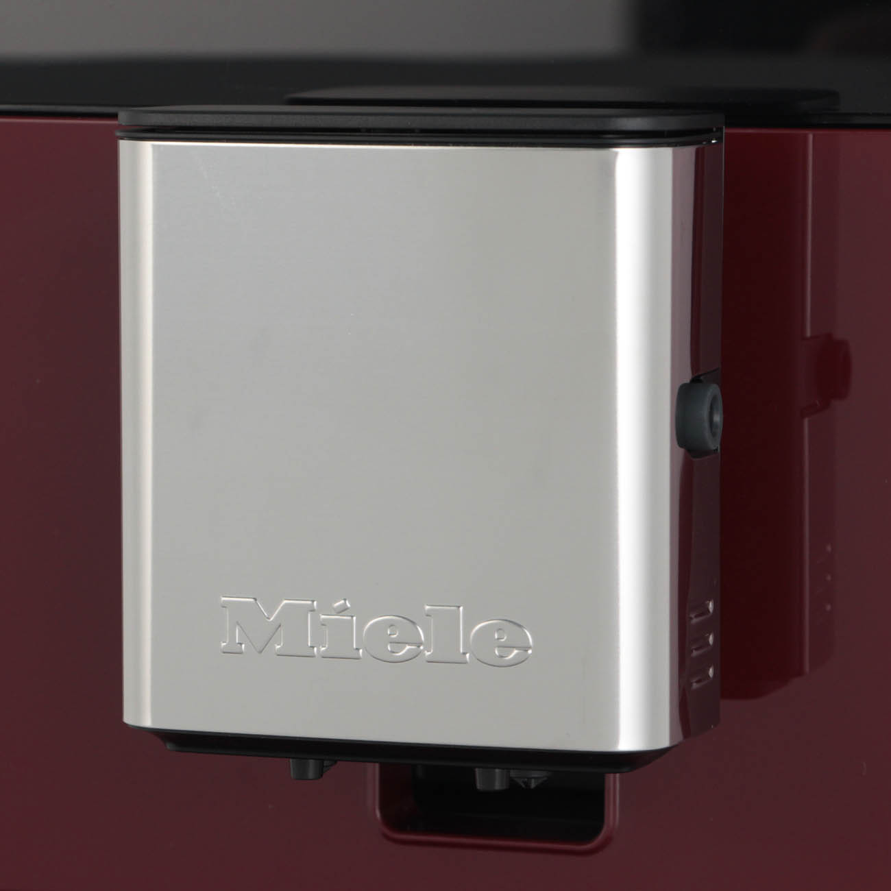 Кофемашина автоматическая Miele CM5310 Blackberry Red BRRT