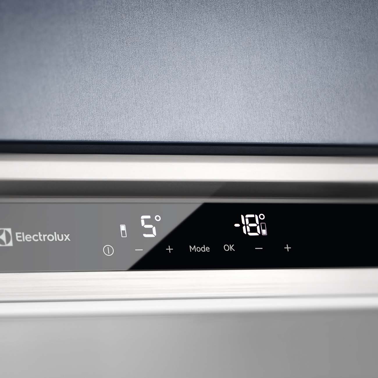 Встраиваемый холодильник комби Electrolux 800 FLEX RNS6TE19S