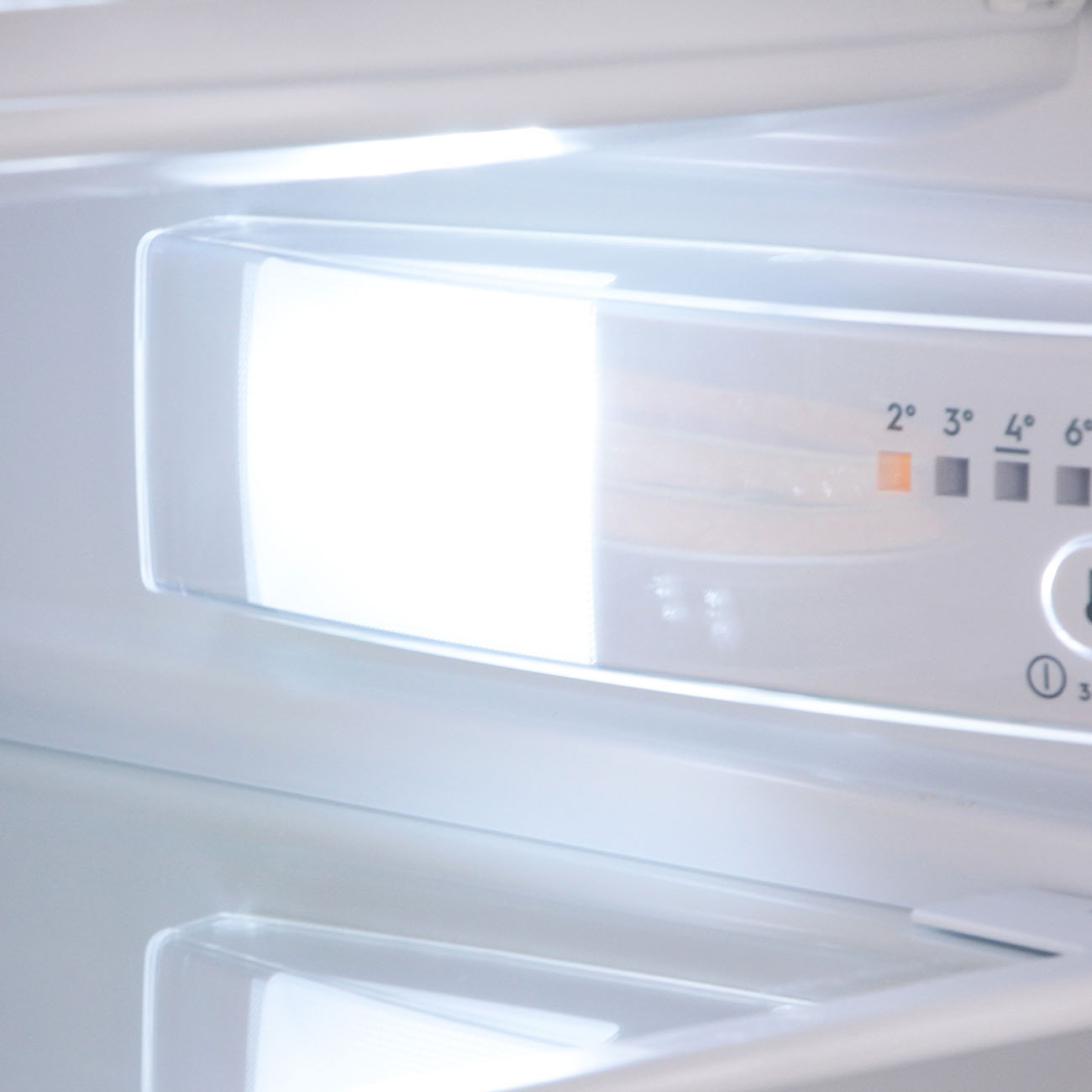 Встраиваемый холодильник однодверный AEG SFR682F1AF