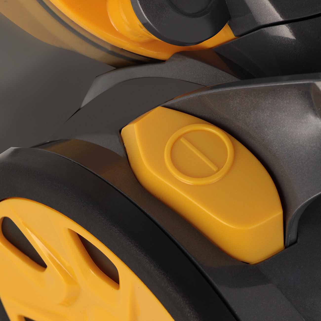 Пылесос с контейнером для пыли Starwind SCV4240