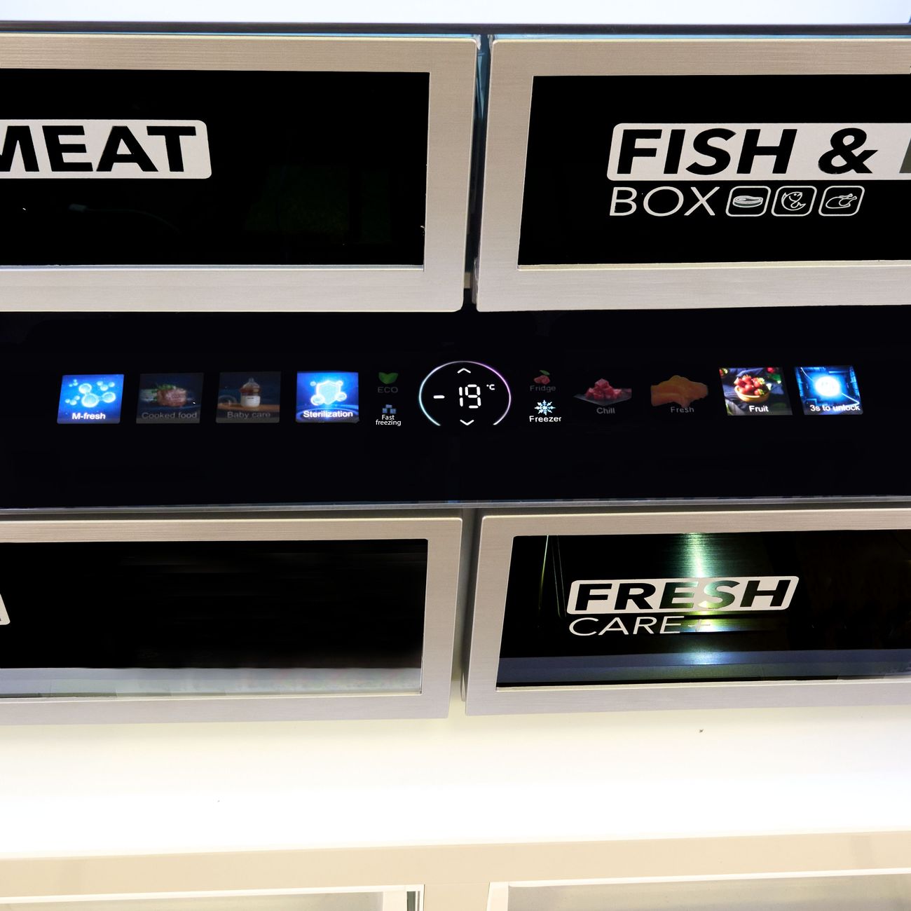 Холодильник многодверный Carrera CRRF891