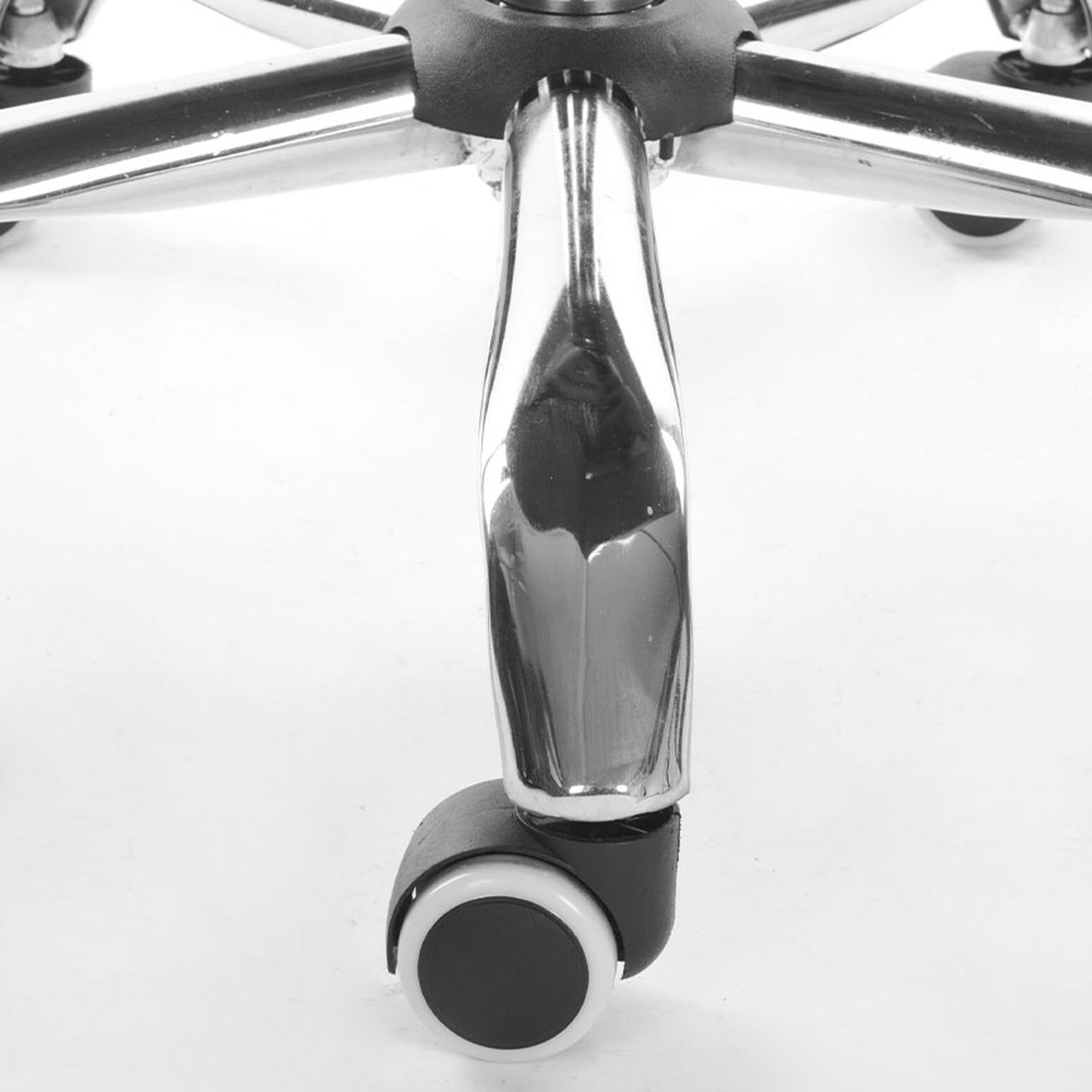 Кресло компьютерное SOKOLTEC ZK1304WH