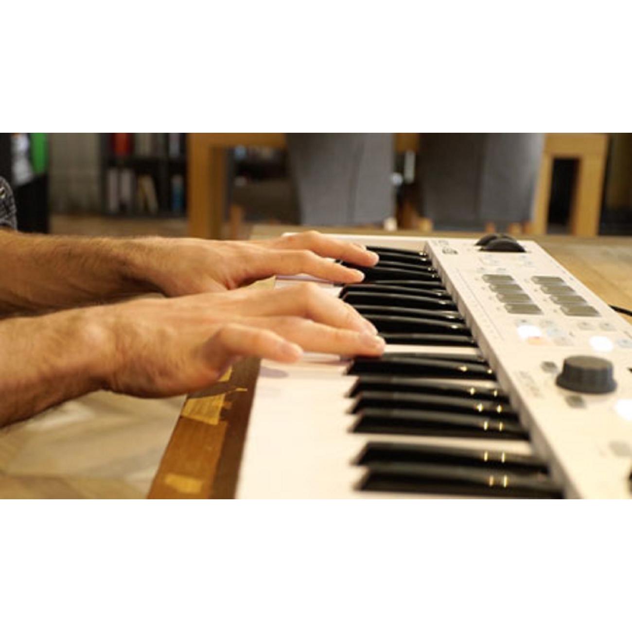 Midi клавиатура Arturia KeyLab Essential 61 (230531)