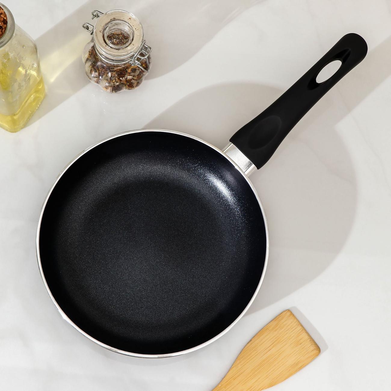 Сковорода Доляна Basic 7004470