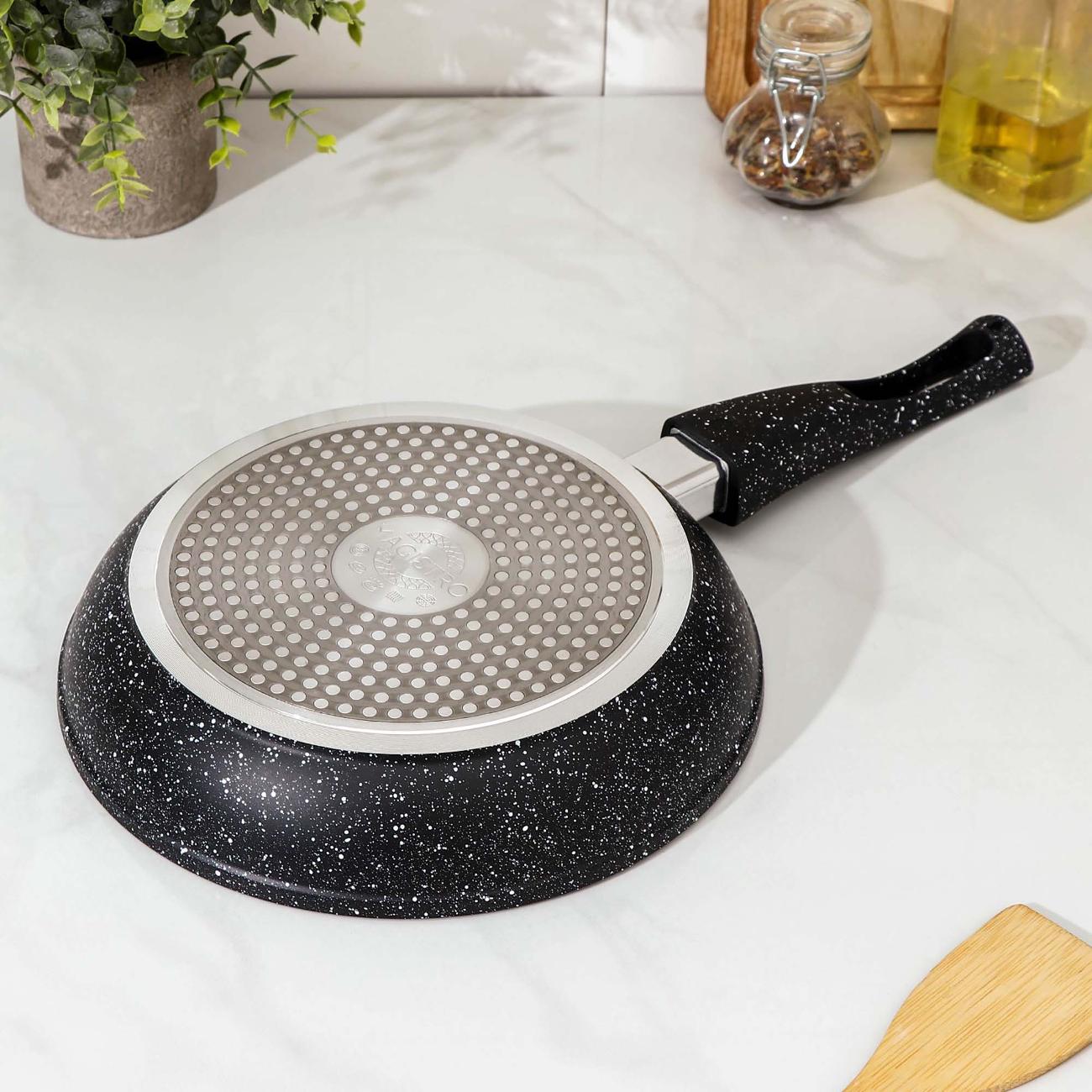 Сковорода Magistro Dark 22 см, с а/п покрытием, индукц дно 7004463