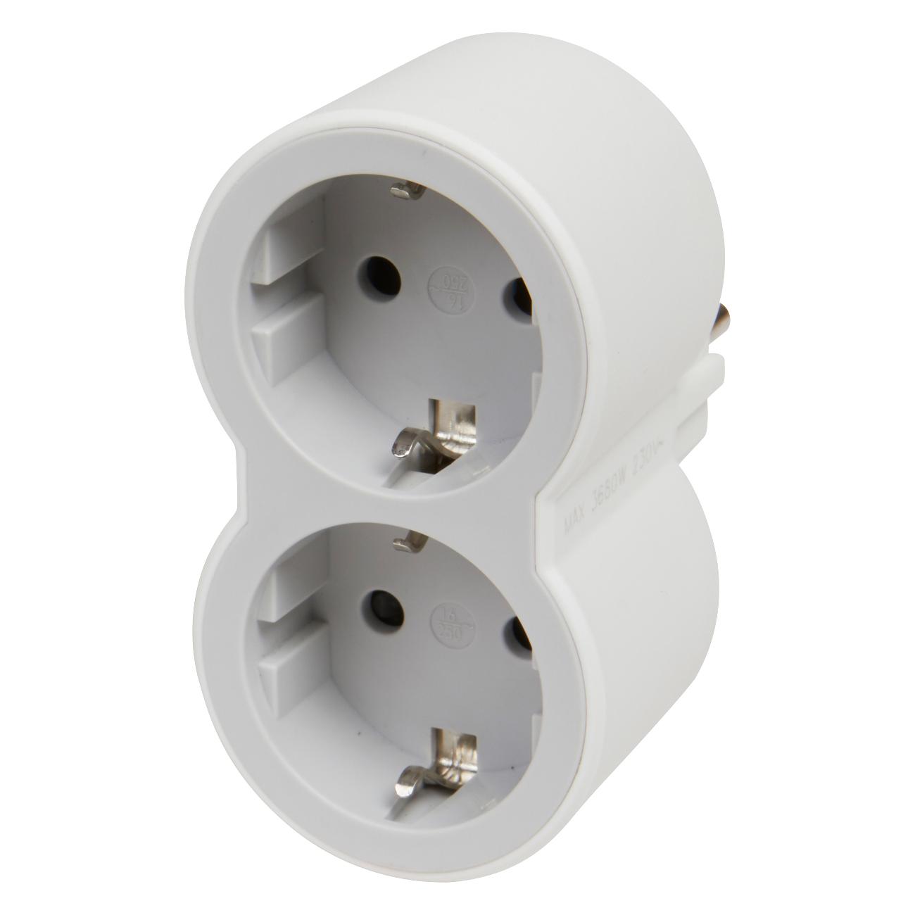 Переходник Legrand 694516 2р с заземлением