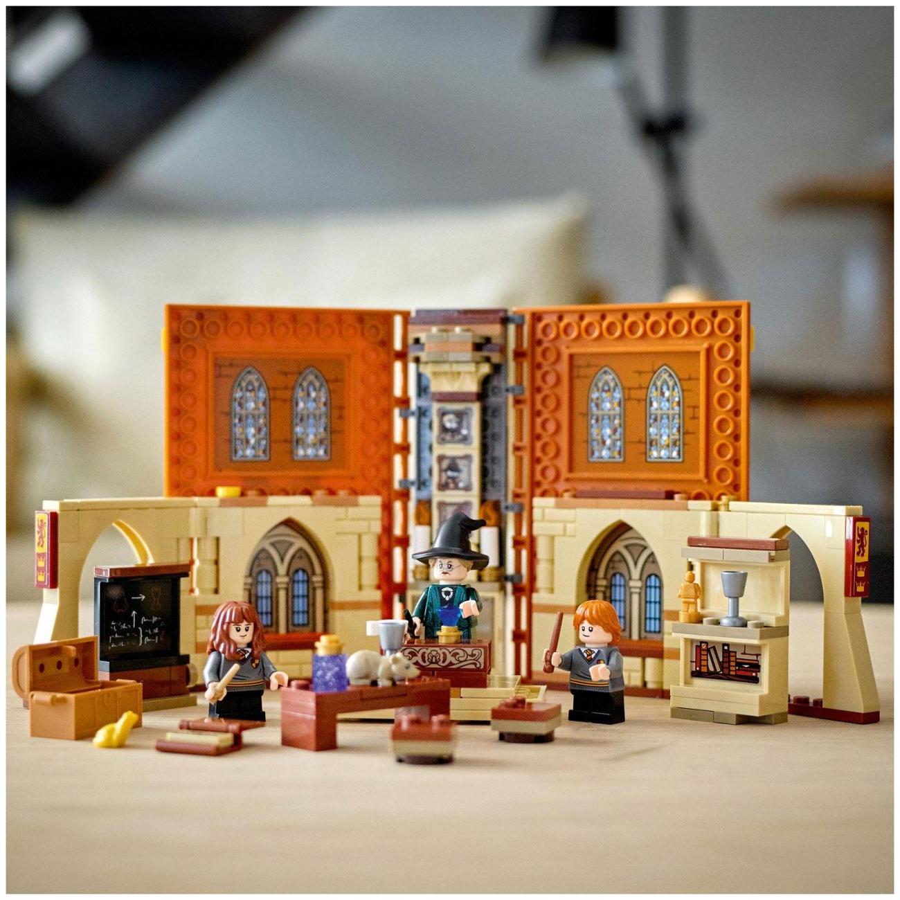 Конструктор Lego HARRY POTTER ''Учёба в Хогвартсе''