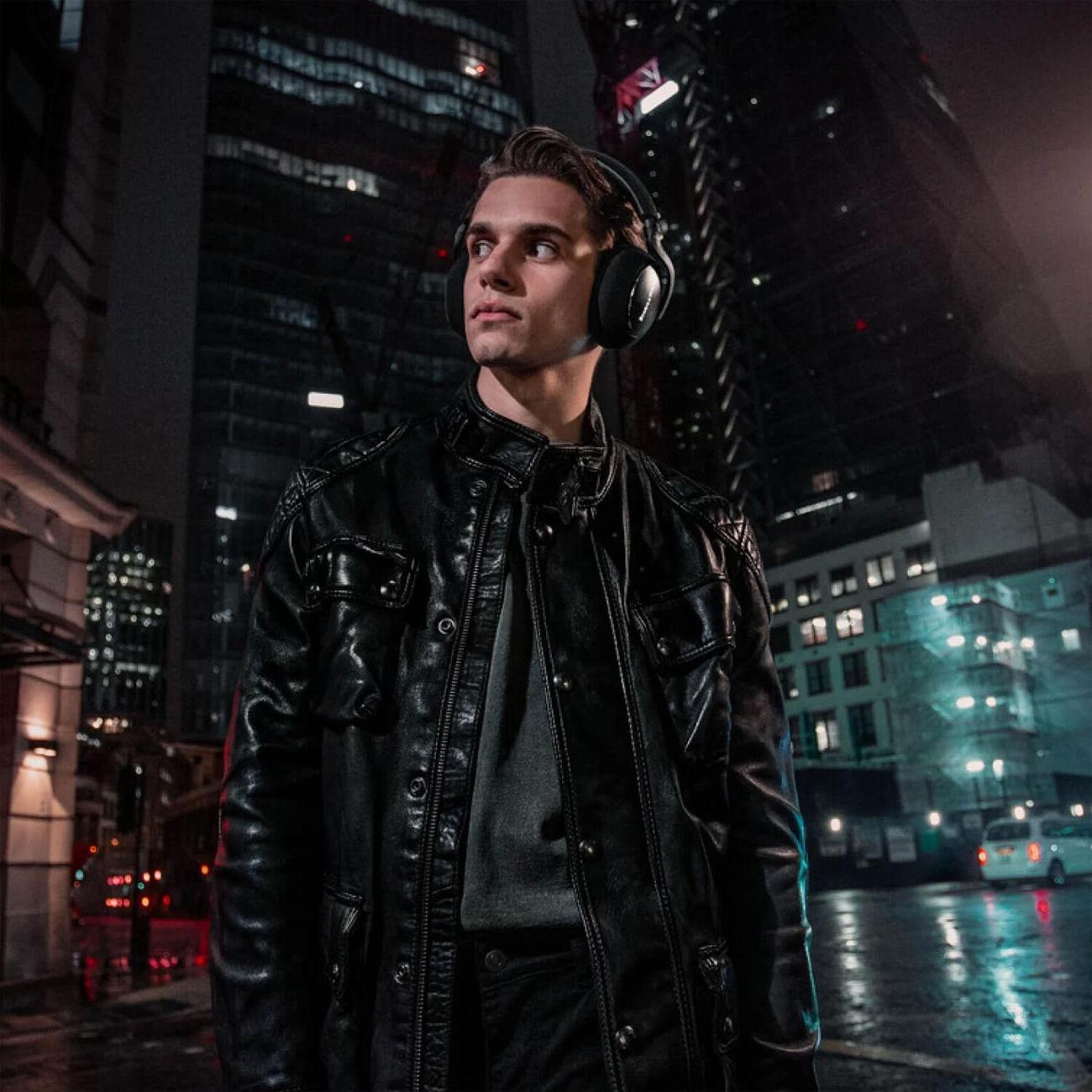 Наушники полноразмерные Bluetooth Bowers & Wilkins PX7 Space Gray