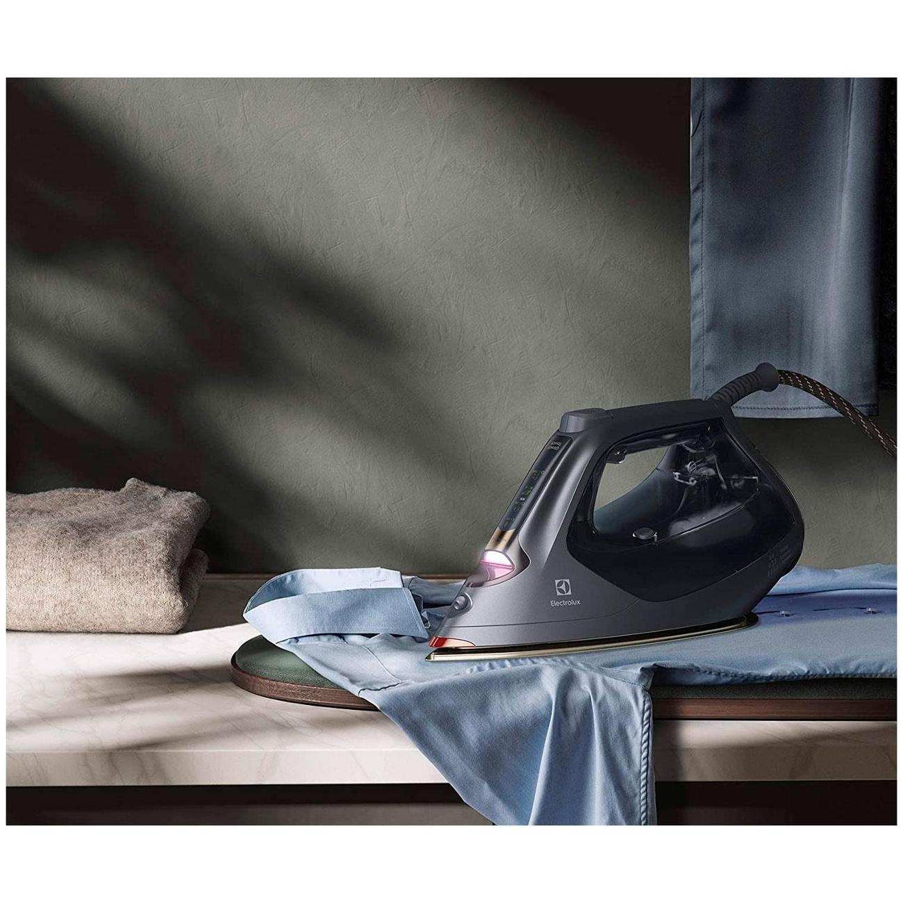 Утюг Electrolux E8SI1-8EGM