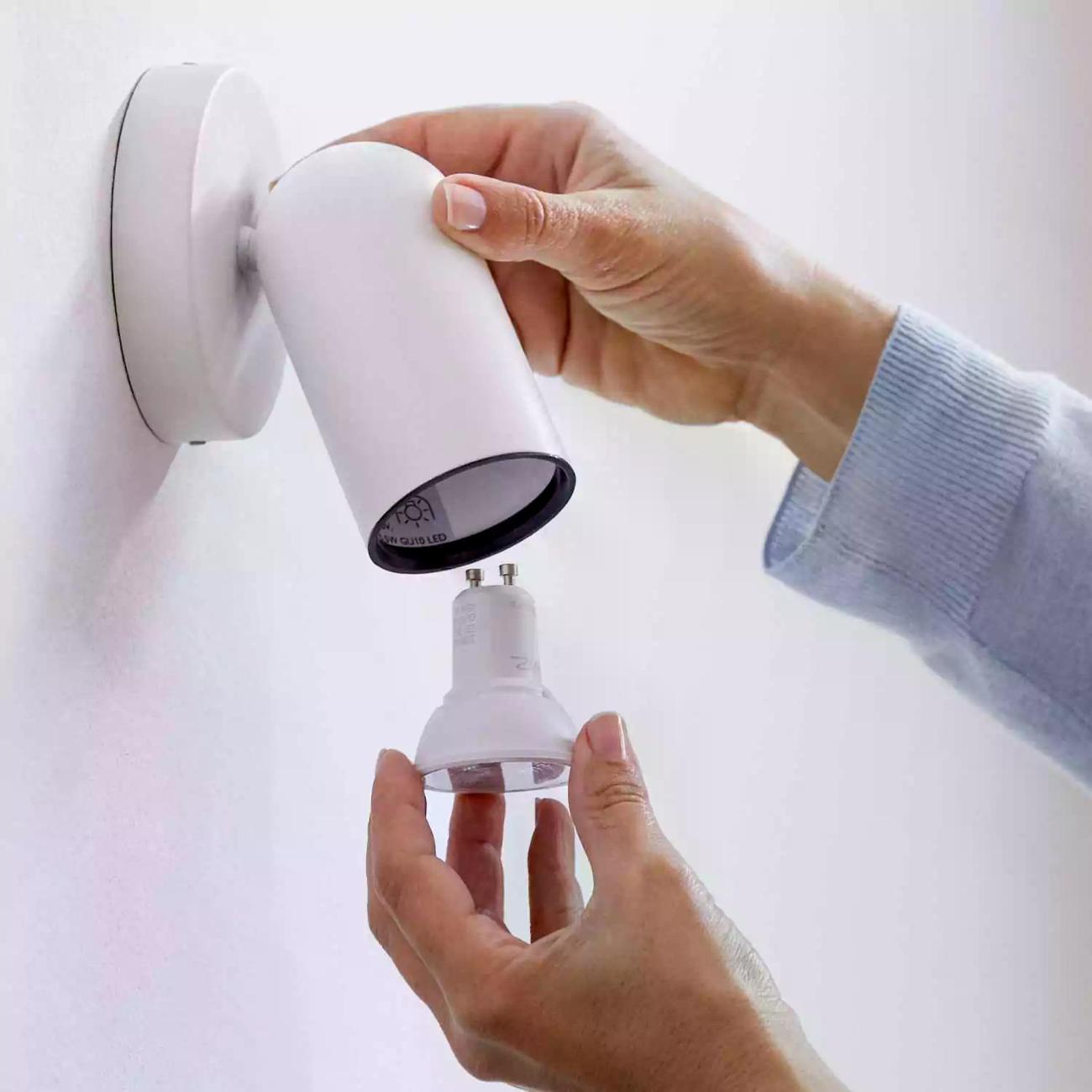 Умная лампочка WiZ BLE 50W GU10 922-65RGB1PF/6