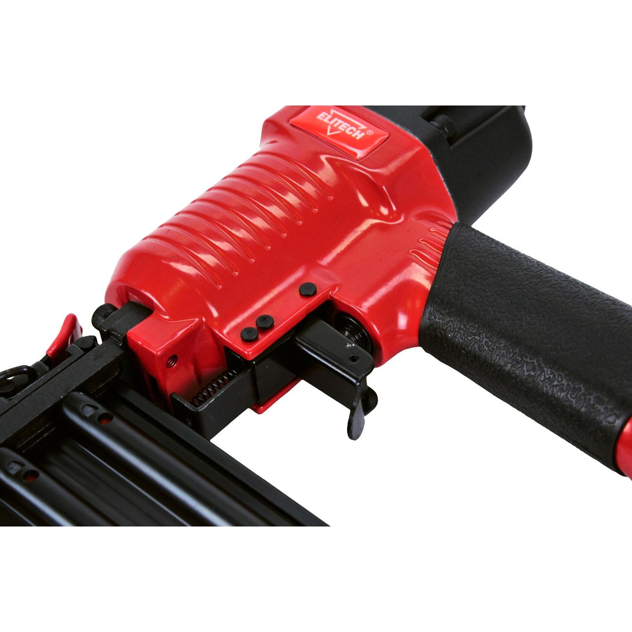 Нейлер пневматический для гвоздей Elitech 0704.030000