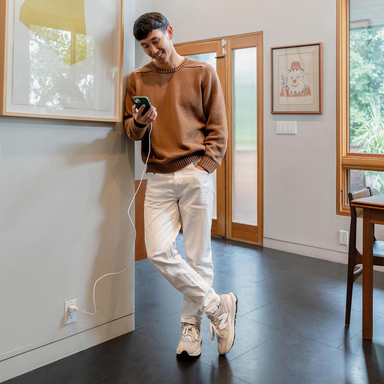 Сетевое зарядное устройство uBear WC13WHPD30QC18-AC