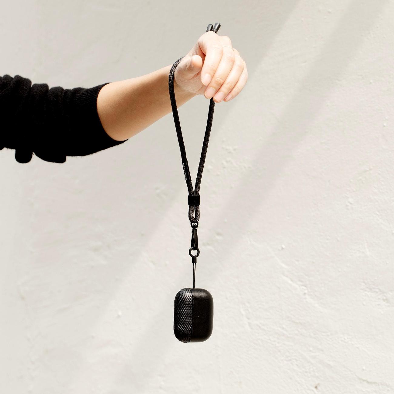 Шнурок для смартфона Native Union CITY SLING 30 см черный