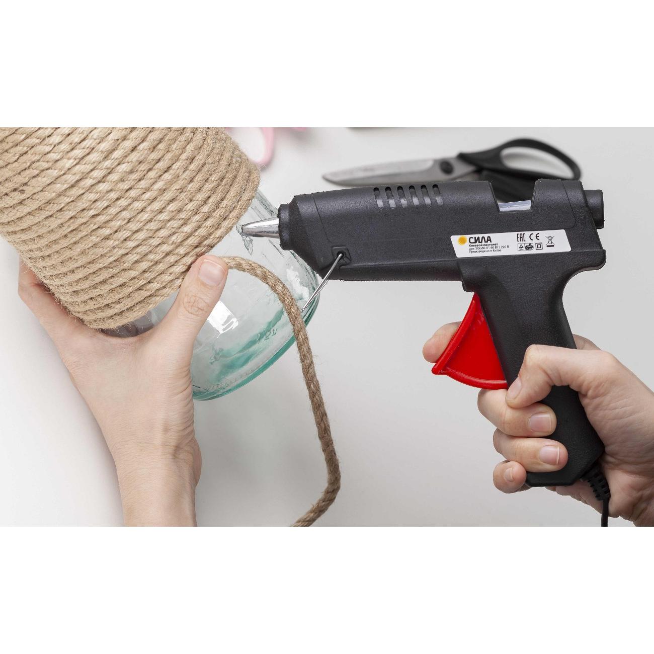 Пистолет клеевой Сила SGG60-01