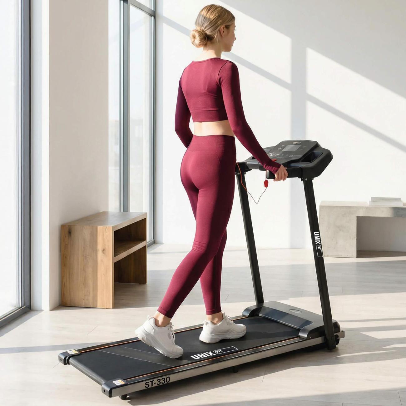 Беговая дорожка для дома UnixFit ST-330 складная, пиковая мощность 1.5 л.с, до 90 кг, беговое полотно 105x38 см, скорость 0.8 - 8.5 км/ч