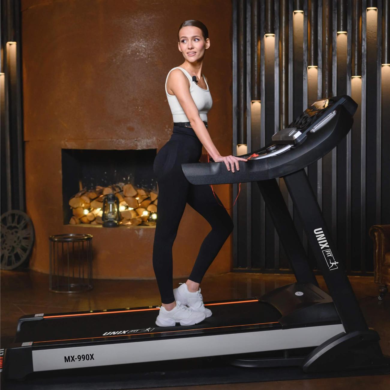 Беговая дорожка UnixFit MX-990X, мощность 5.0 л.с, до 170 кг, беговое полотно 148x58 см, скорость 1-20 км/ч, угол наклона 0-15%