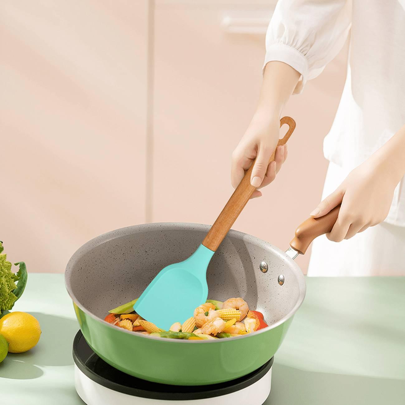 Лопатка силиконовая FISSMAN ESSENTIAL с прорезями (1110)