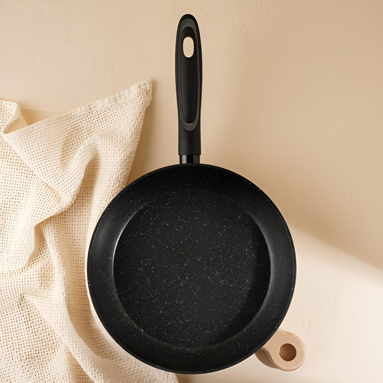 Сковорода (кованый алюминий) Sima-Land Home 26см 9802720