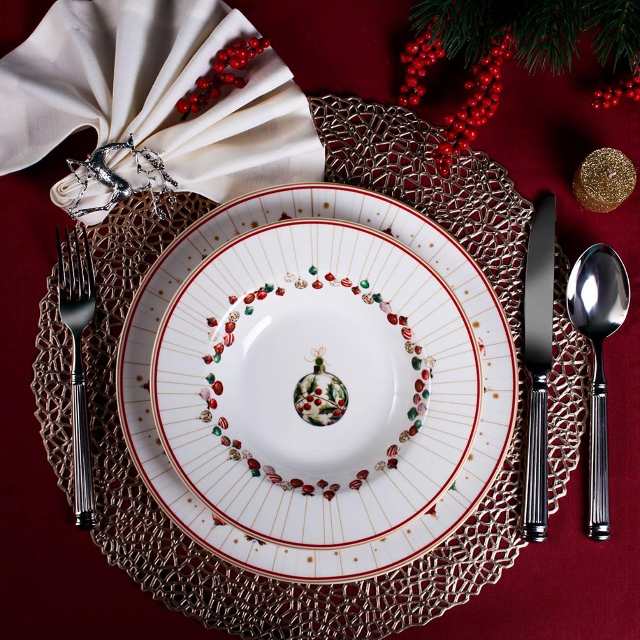 Тарелка столовая FISSMAN 16083 CHRISTMAS BALLS 21,5см (фарфор)