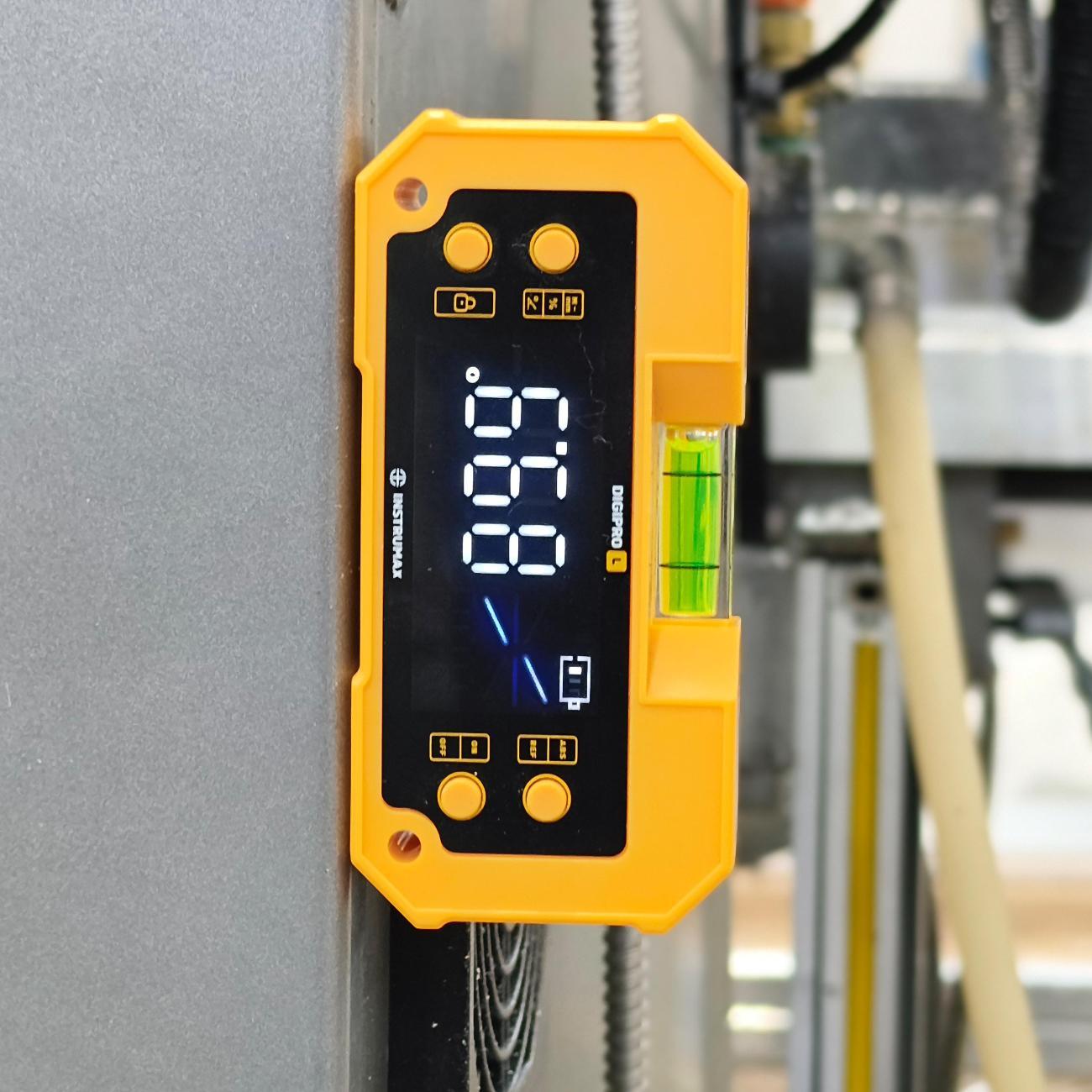 Электронный профессиональный двухосевой магнитный уровень Instrumax DIGIPRO L