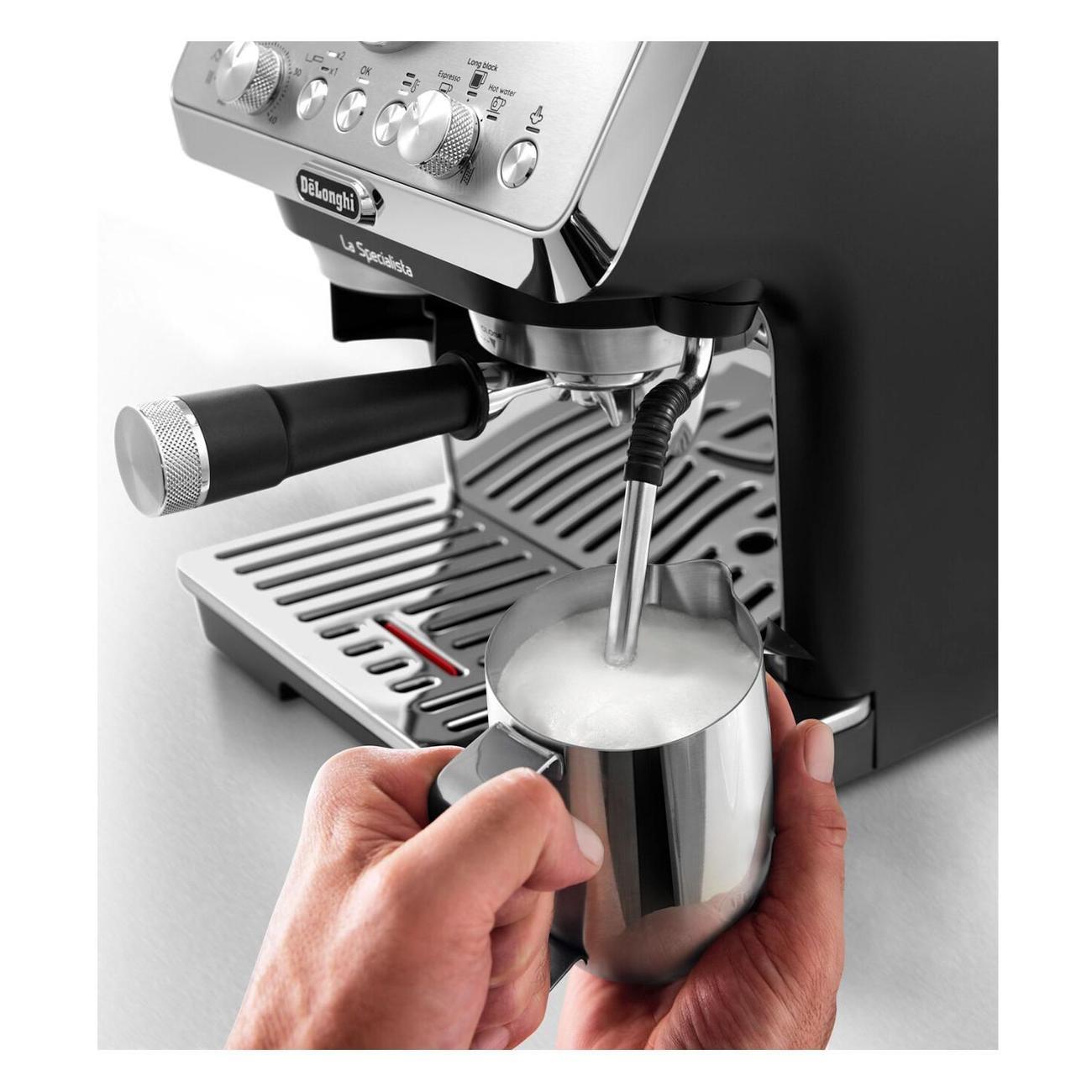 Кофемашина рожкового типа DeLonghi EC9155.MB