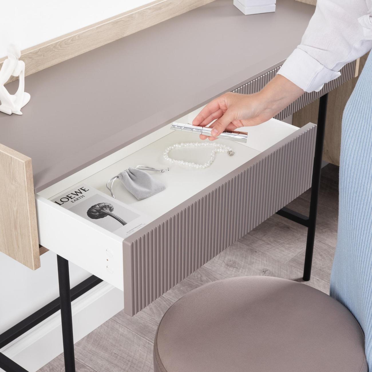 Столик туалетный Logium Наоми Е02404