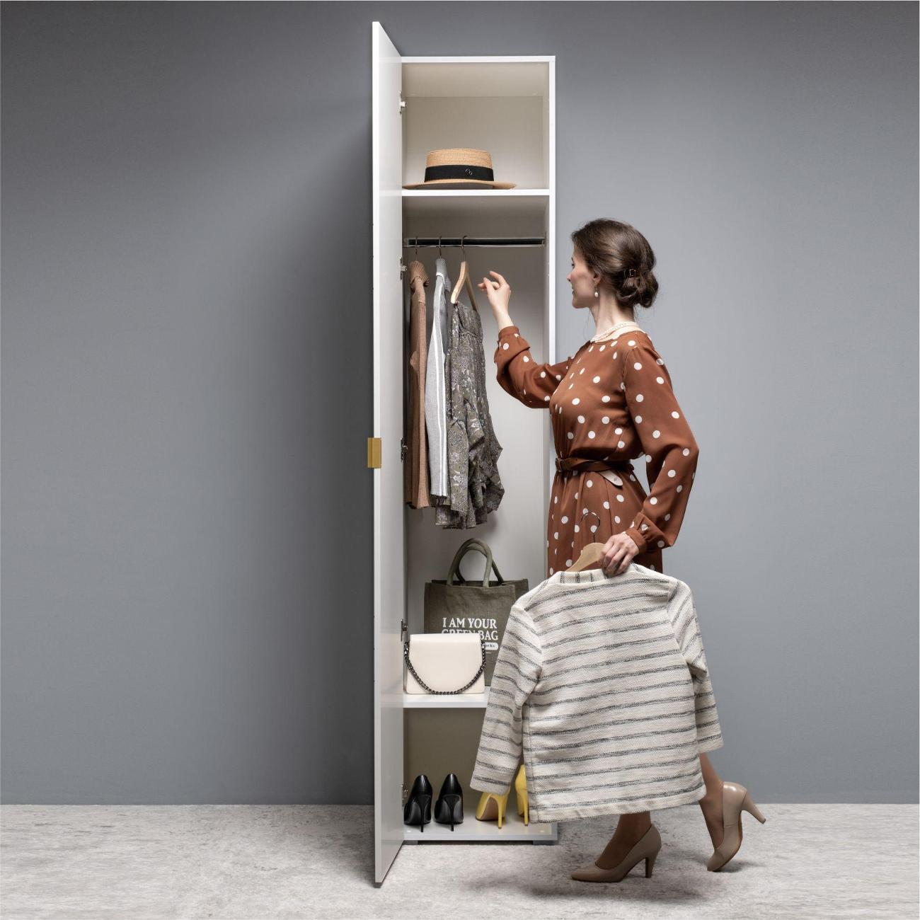 Шкаф распашной Logium Венеция Шкаф-пенал Е31820