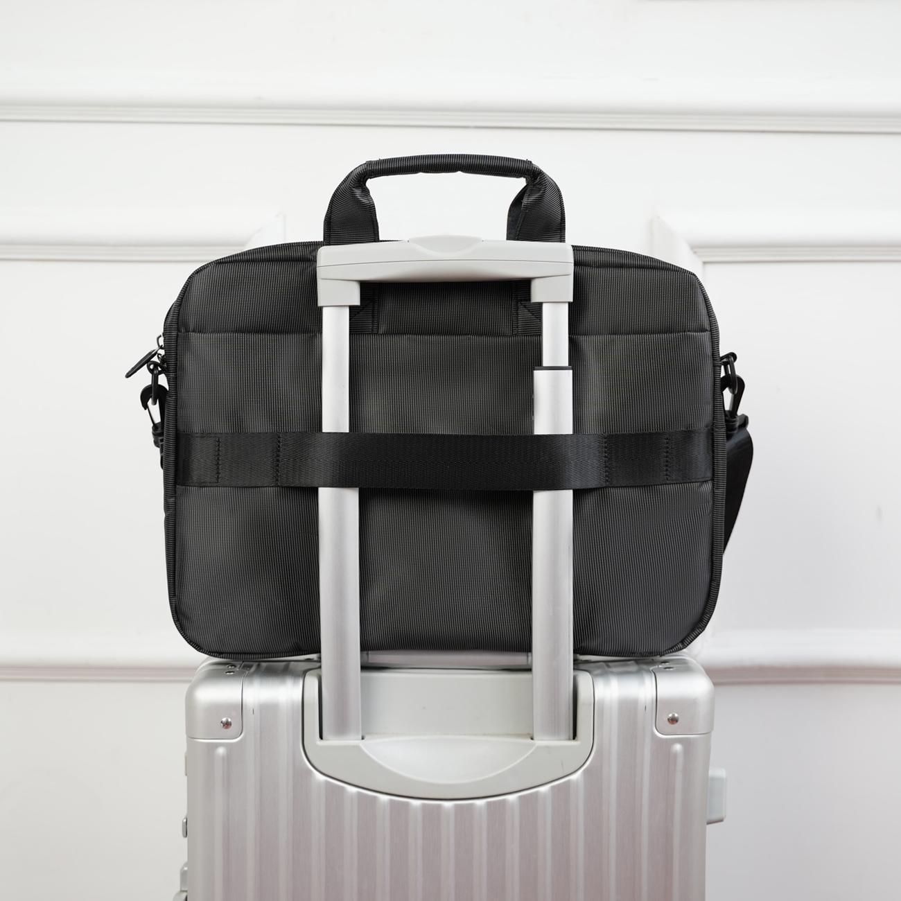 Кейс для ноутбука Lamark L245 Black