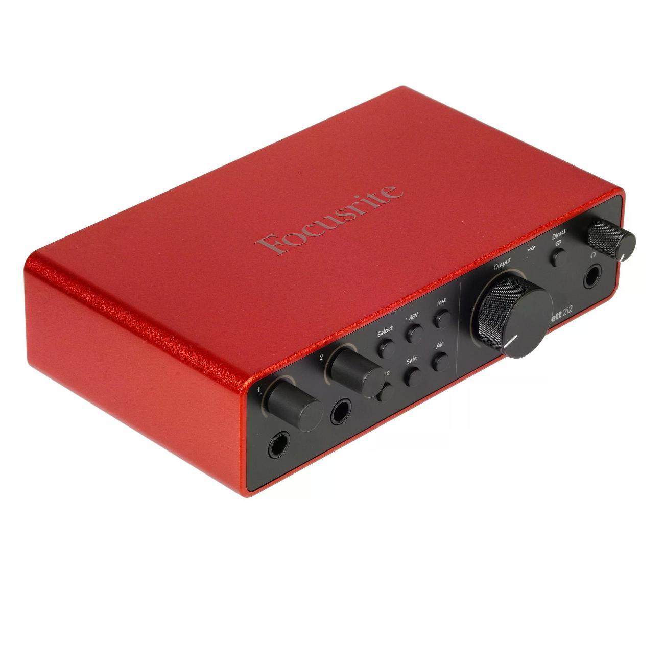 Внешняя звуковая карта Focusrite Scarlett 2i2