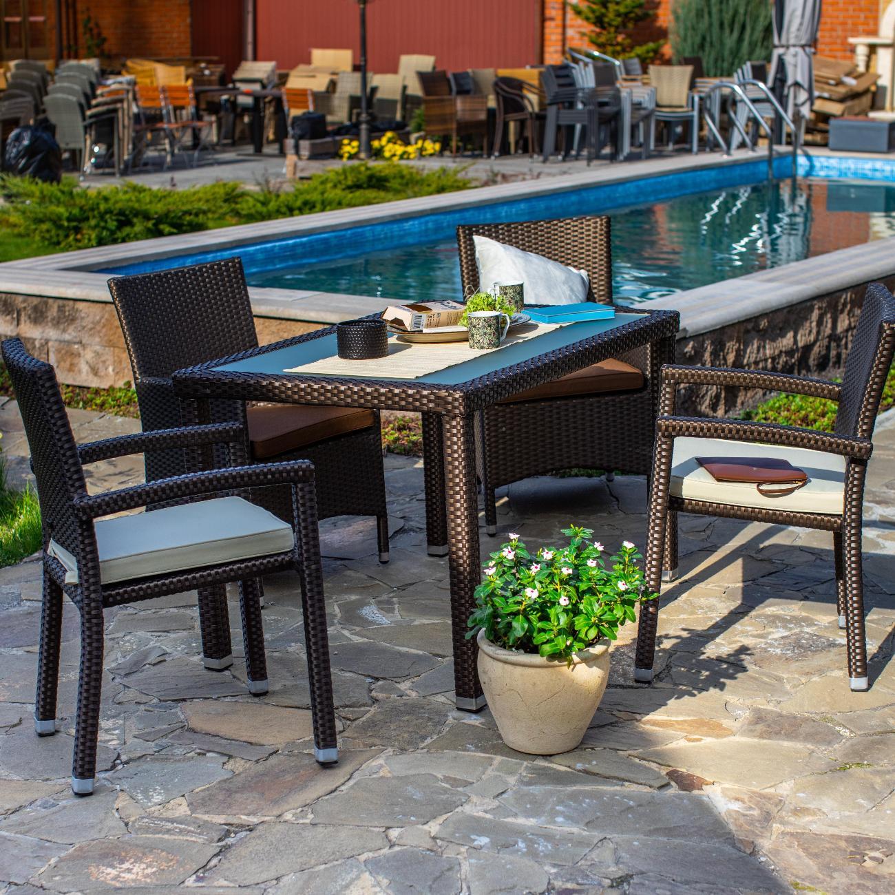 Стол садовый KONWAY из ротанга Панама мокко 120х80х75 см со стеклянной столешницей