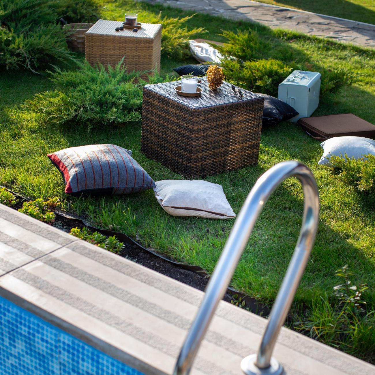 Стол садовый KONWAY пуф из ротанга Вурфель табак 50х50х43 см, для шезлонга