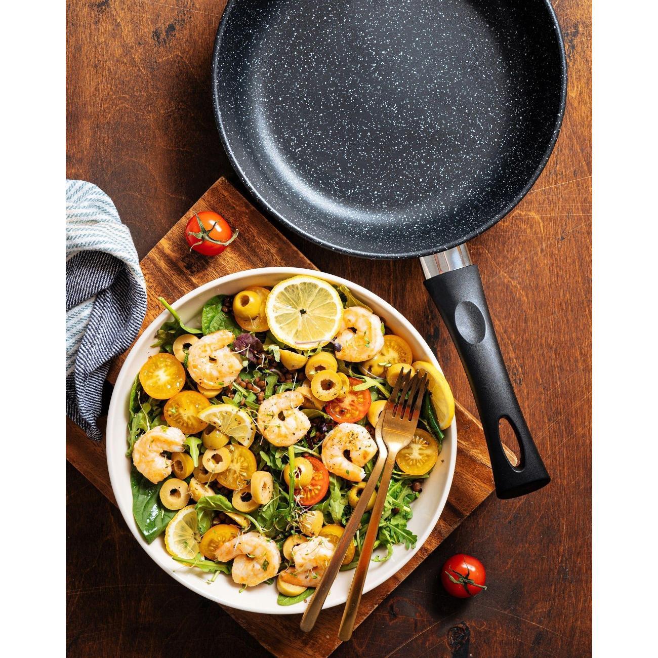 Сковорода Нева Металл Посуда антипригарная литая, Каменная Черный гранит, 26 с