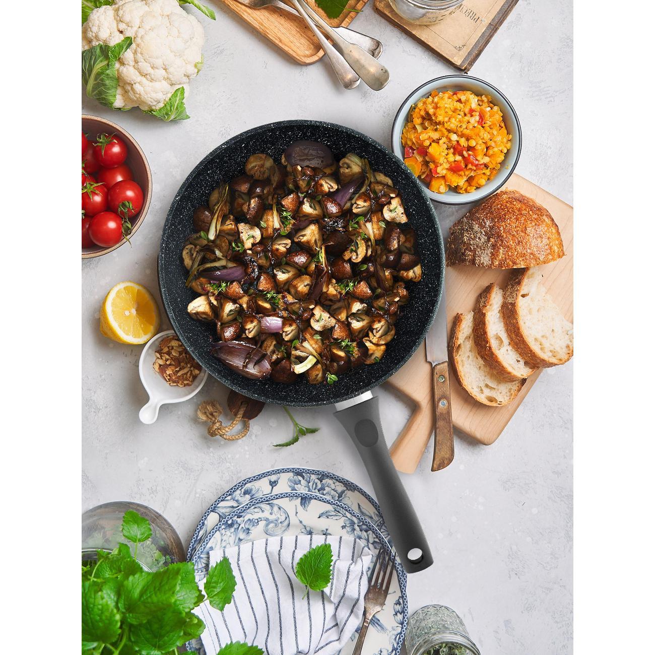 Сковорода Нева Металл Посуда антипригарная литая Алтай 24 см