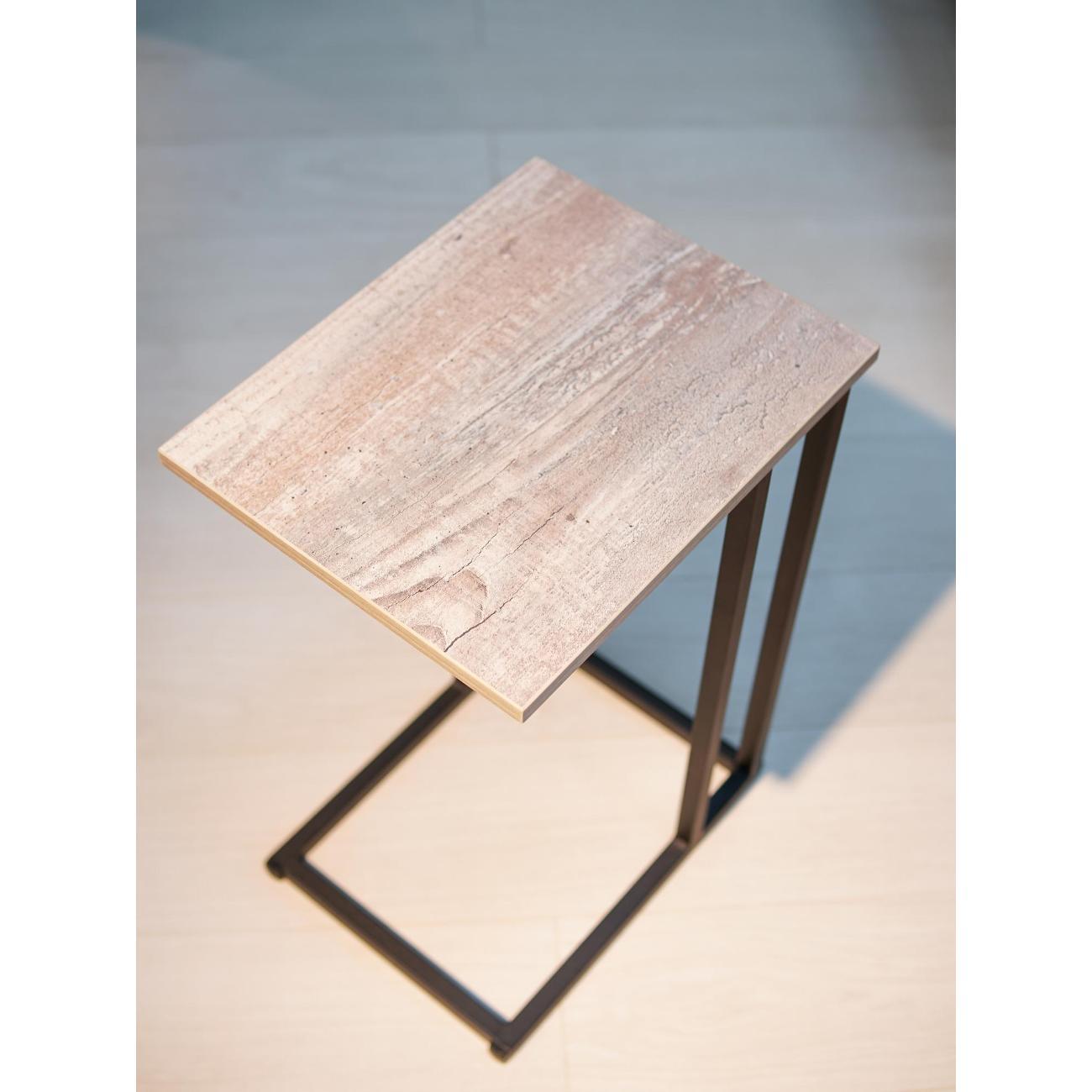 Стол журнальный Frenesie приставной для ноутбука лофт, бетон пайн тёмный, опоры металл чёрные, 32х40х60 см.