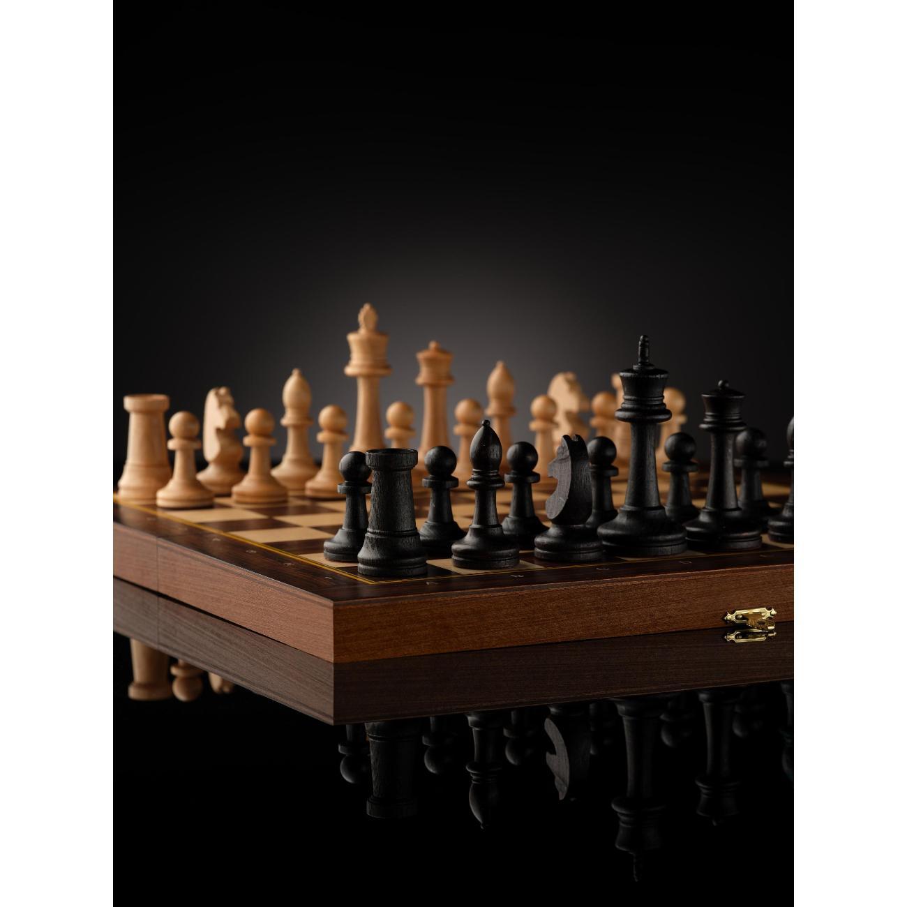 Шахматы WoodGames деревянные подарочные 50х50 мм и утяж. фигурами