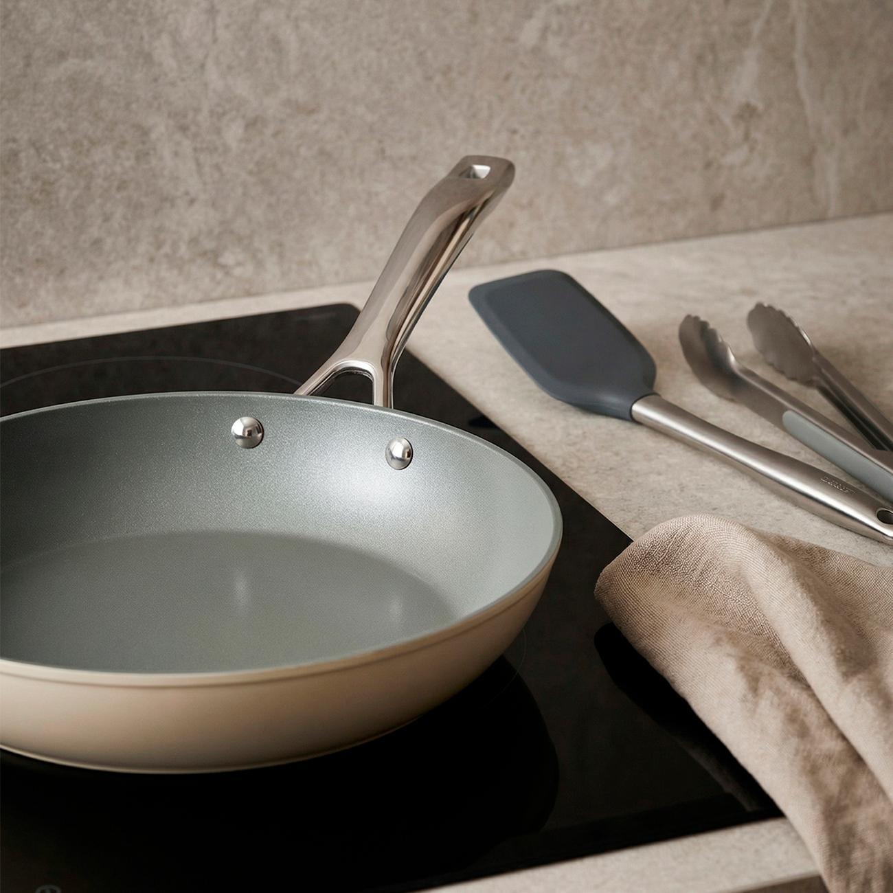 Сковорода 28см (кованый алюминий) REGENT inox TAUP