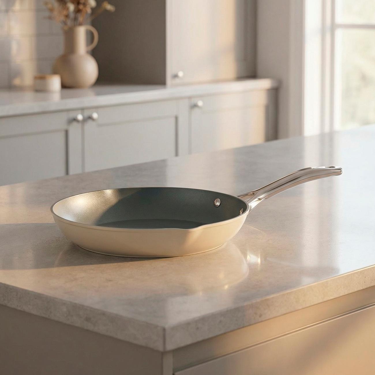 Сковорода 28см (кованый алюминий) REGENT inox TAUP