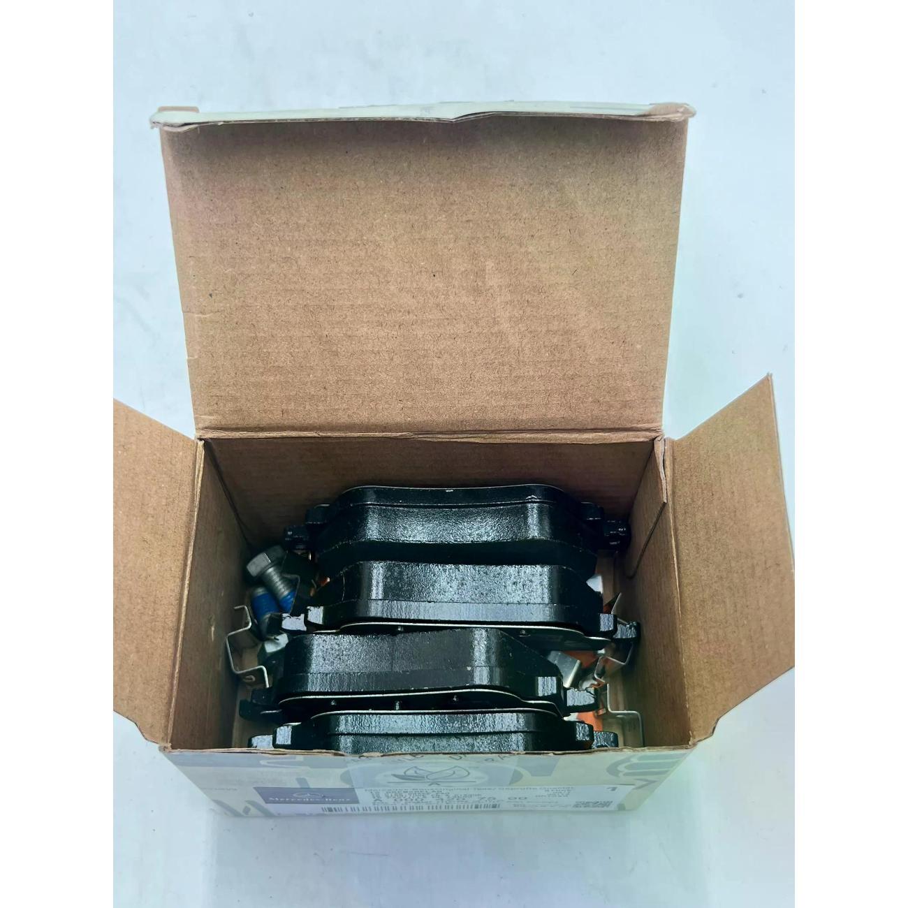 Колодка автомобильная Mercedes-Benz A 000 420 75 00