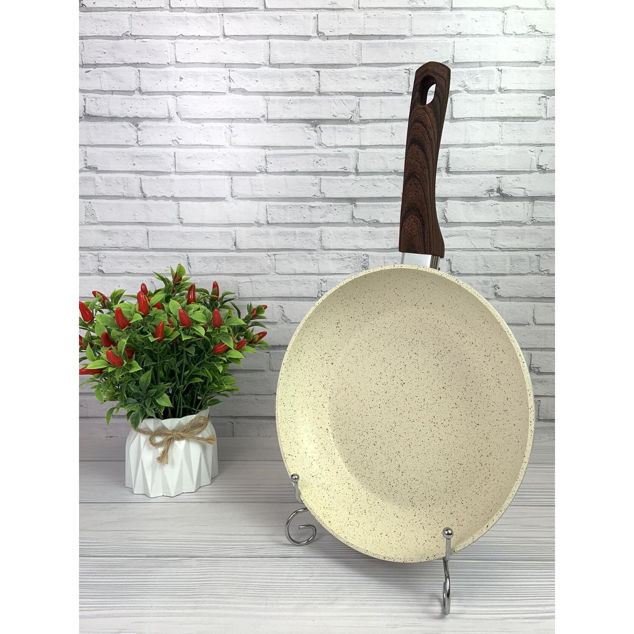 Сковорода RasheL 22 см с ручкой Soft Touch из литого алюминия